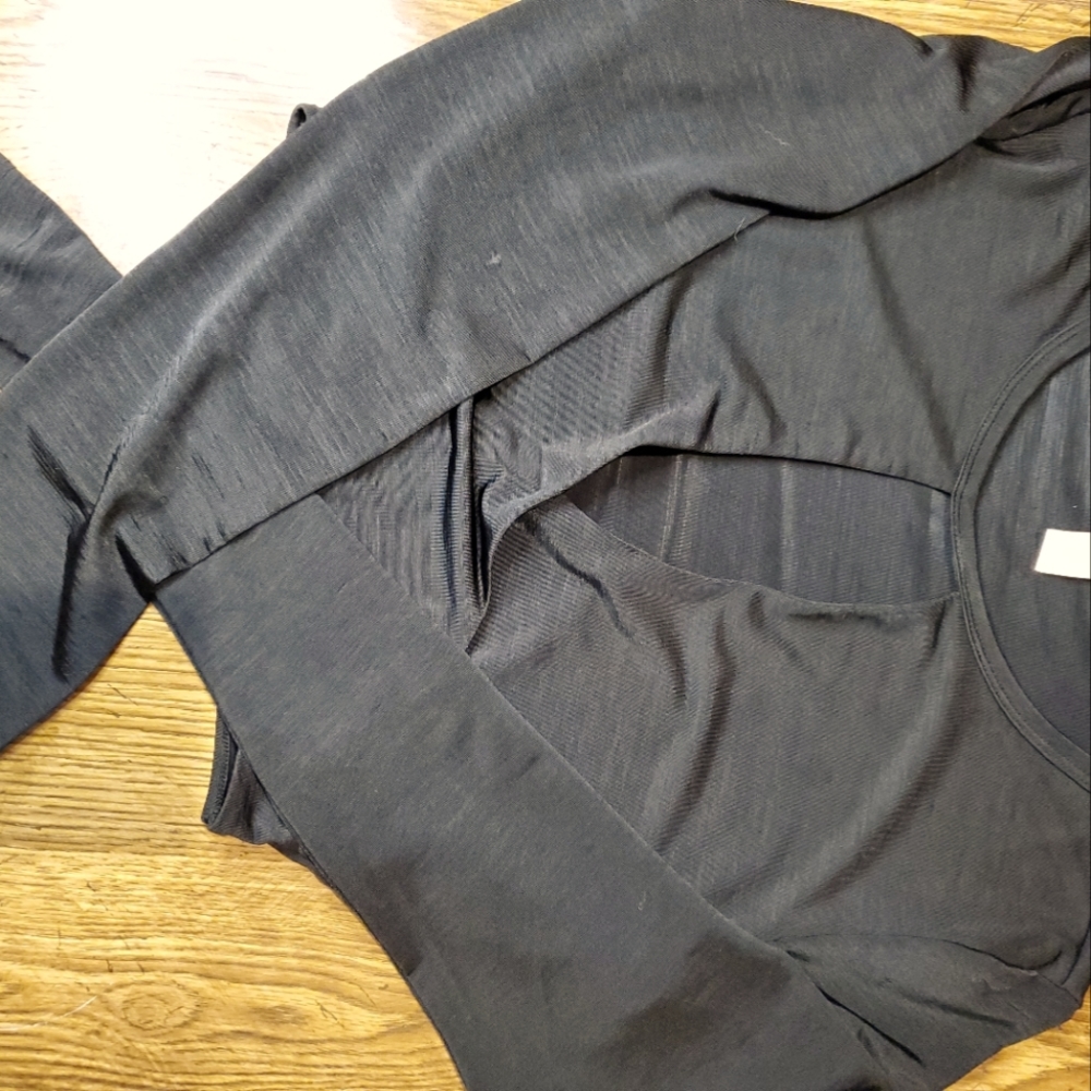 Long Sleeved Key Hole Crop Top